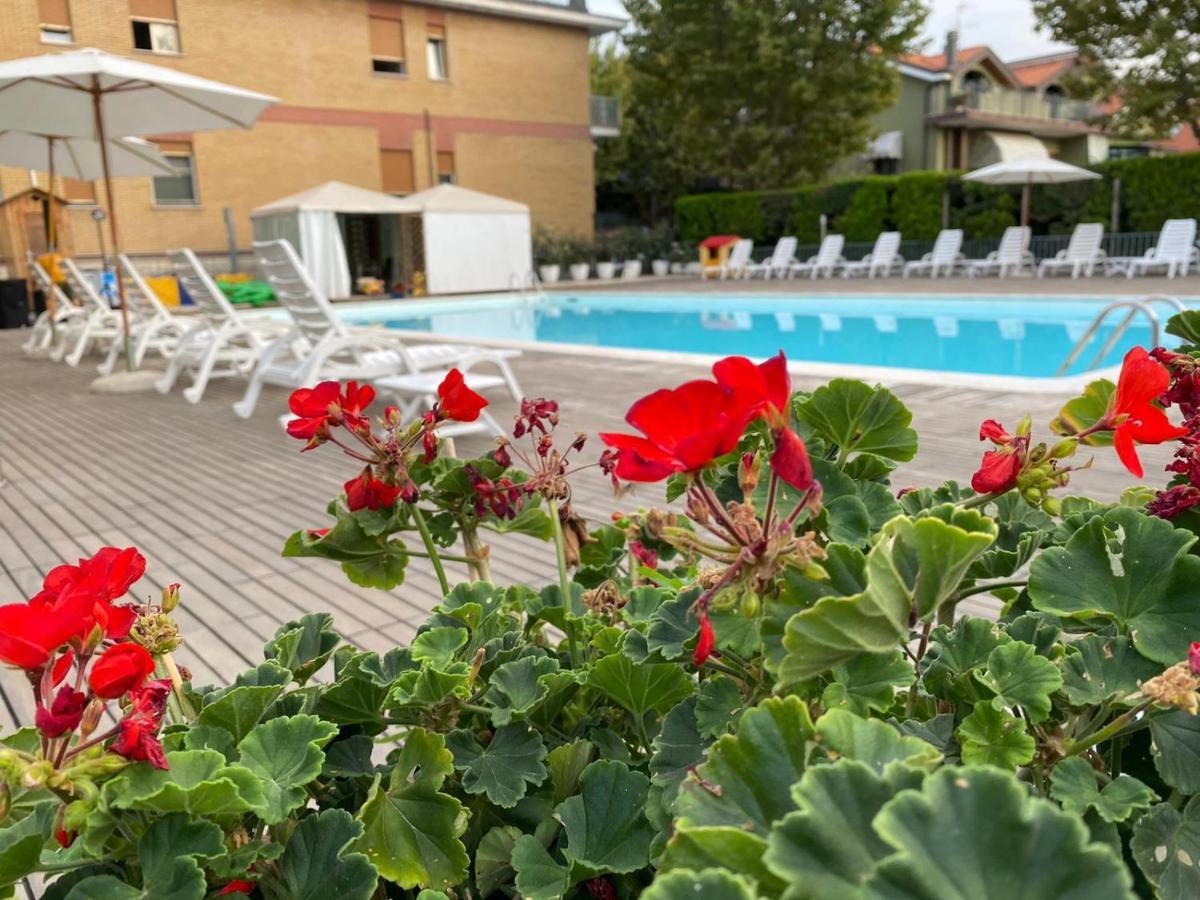 Hotel St. Moritz Bellaria-Igea Marina Bagian luar foto
