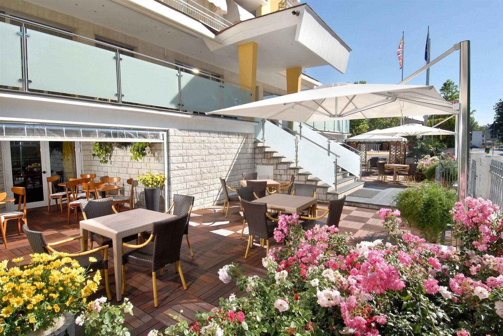 Hotel St. Moritz Bellaria-Igea Marina Bagian luar foto