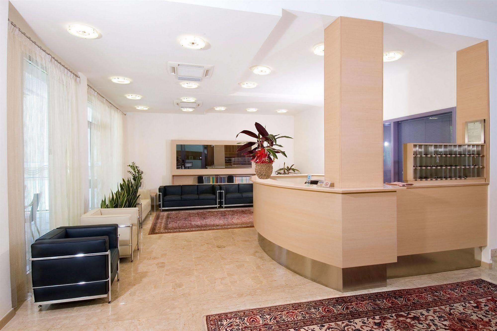 Hotel St. Moritz Bellaria-Igea Marina Bagian luar foto